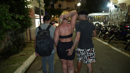 Tiffany Montavani: Tiffany Montavani ile dp eğitimi, eski erkek arkadaşı Mc Pip...