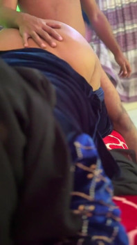 Egípcia rabuda linda meia-irmã gostosa abre seu enorme rabo apenas então seu meio-irmão entra em seu quarto e fode sua bunda grande