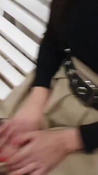나는 휴식을 할 수 있습니까? 그녀의 보지를 위해 큰 자지를 필요로 하는 비서