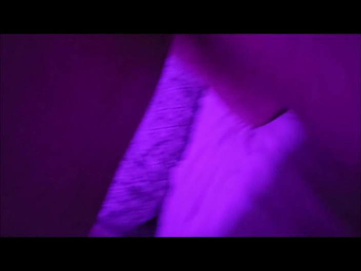 SilverFux: Adik tiri kembar menggoda dan ngentot dengan pakaian seksi