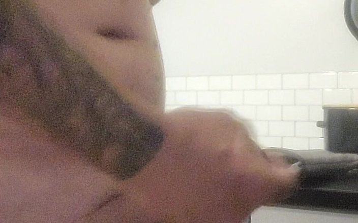 Garywhore: Cowok sange ini lagi asik ngocok kontol di dapur sampai...