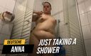 One Arm Girl: Je prends juste une douche et je me lave les...
