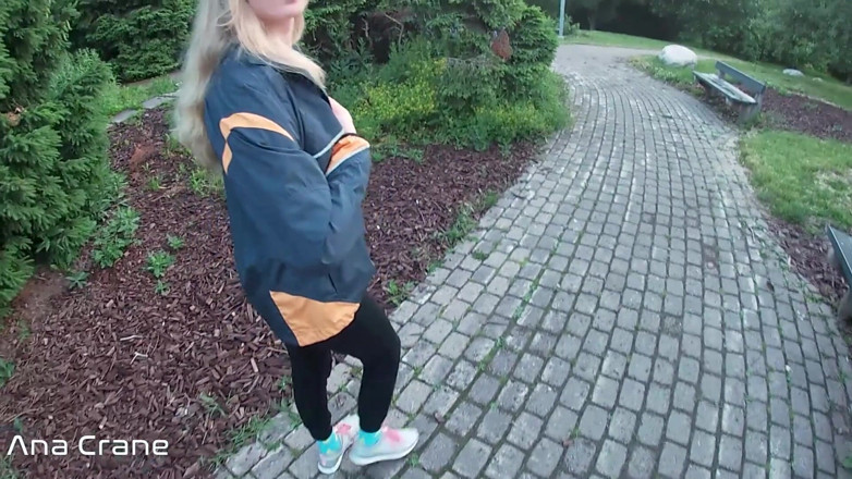 Ana Crane: Freundin liebt es, blowjob im freien zu machen