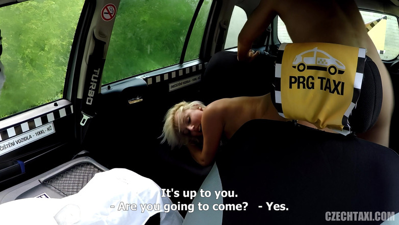 Czech Taxi: Pervers och sprutande blondin