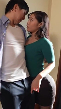 Edge Heat Surges as Married Rino Reveals Her Bold, Overwhelming Curvy Presence -scene.1