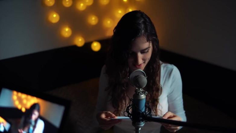 Piper Blush: Asmr z uderzeniem poduszki, ugryzieniem, rysą