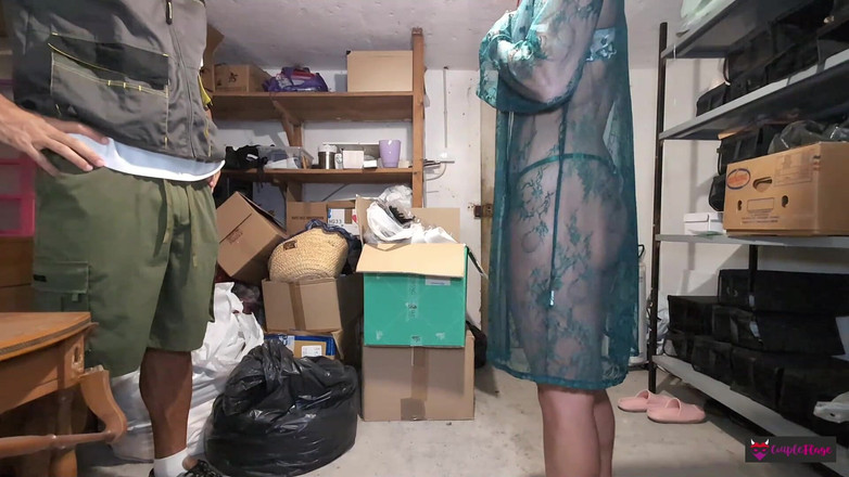 Coupleflage: Mon Mari N’est Pas À La Maison! Fellation Au Technicien Au...