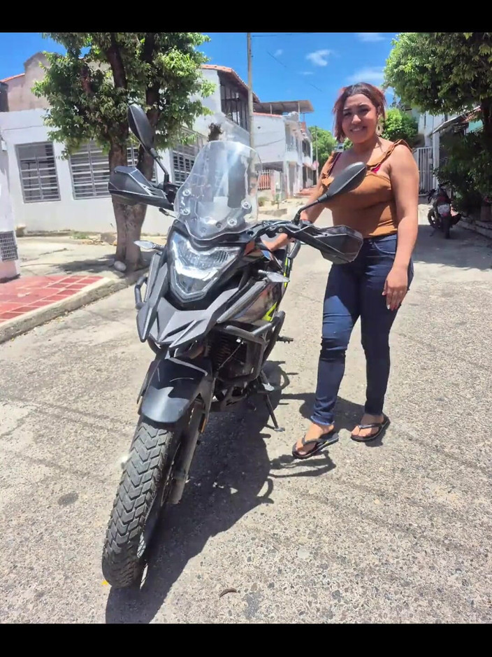 Pikaa6: Myślę, że sprzątaczka chce wziąć mój motocykl. Nie obchodzi mnie to....