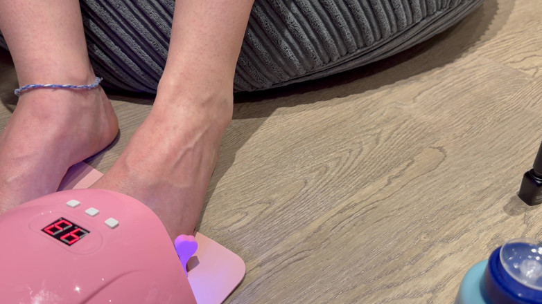 ScarletXoXo: Déesse des pieds, ses ongles