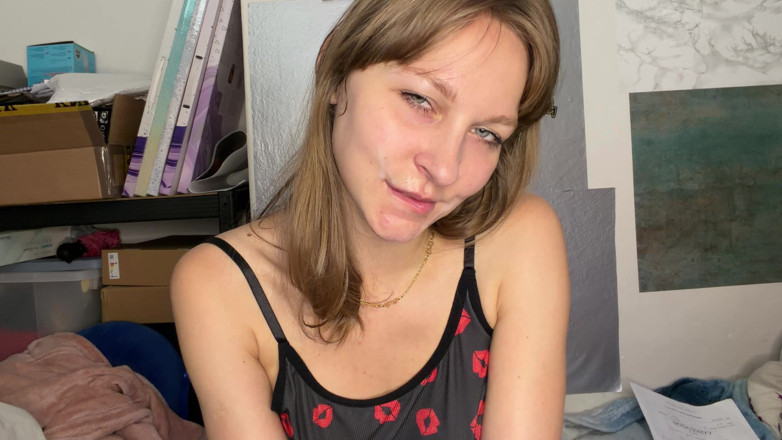 SandraSugar: Banana Blowjob Pleasing the Banana