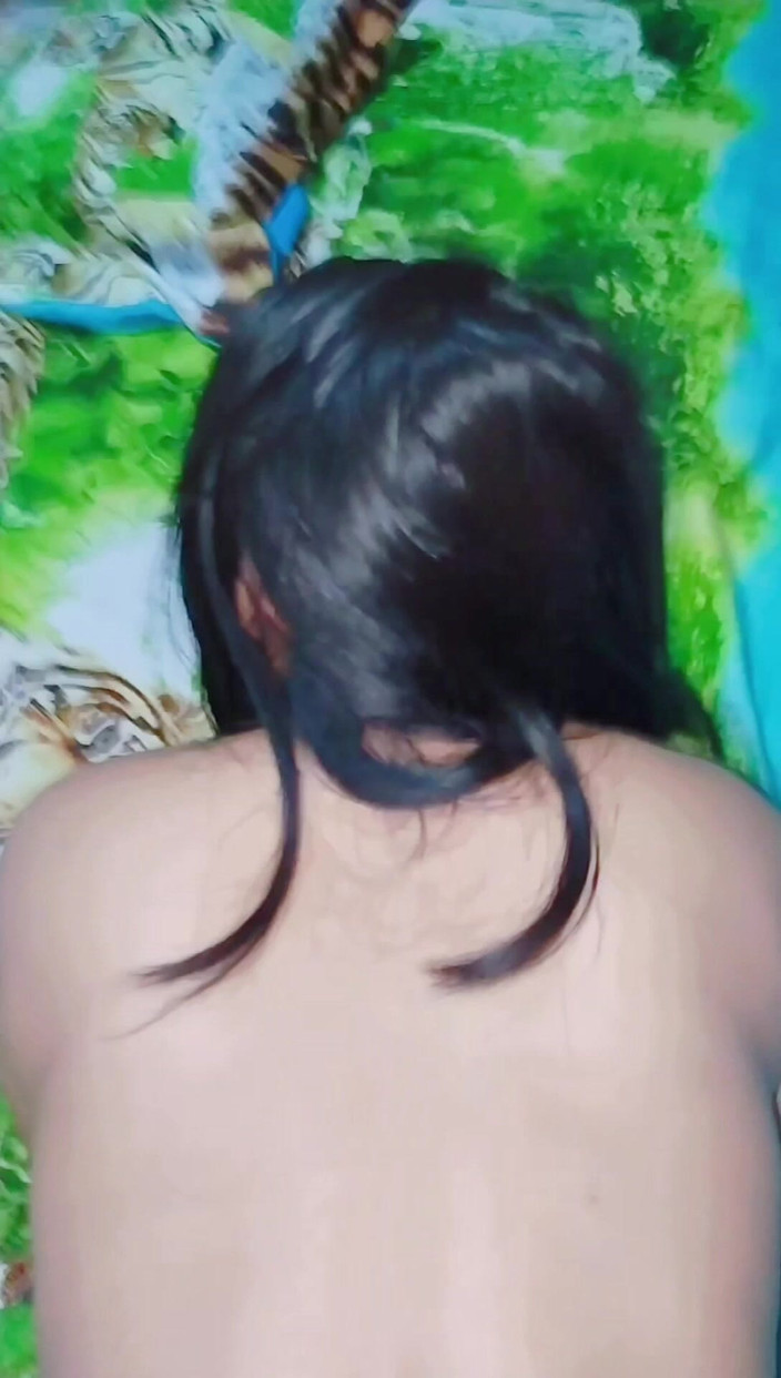 Pasutri indo: पड़ोसी की पत्नी डॉगी स्टाइल चुदाई का राशन मांग रही है