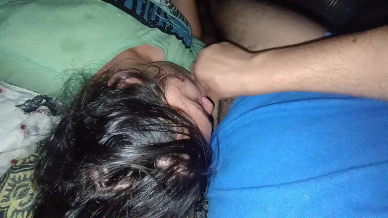 Ionut899: Keesokan harinya ayah tiri memberiku blowjob lagi dan aku menelan...