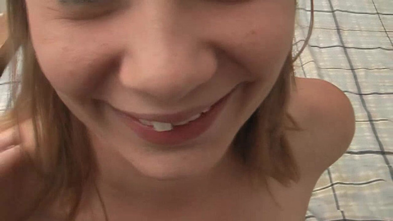 Oldschool X: Morena MILF consigue el toque de los dedos duro y...