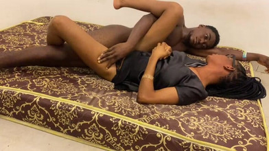 Xxx69bang: Aku lagi asik ngentot memek sempit pacarku sama kontol besar...