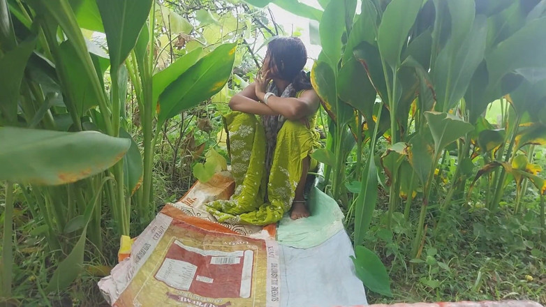 Pooja raniji: Giardino nella foresta indiana vicino a casa mio giardino fuori...