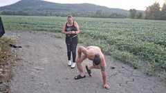 Miss jj chose: Je jen na vás, abyste to našli (ballbusting)