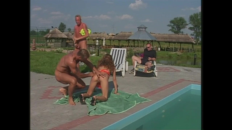 Deutschland porn: V bazénu je vždy zvrhlík