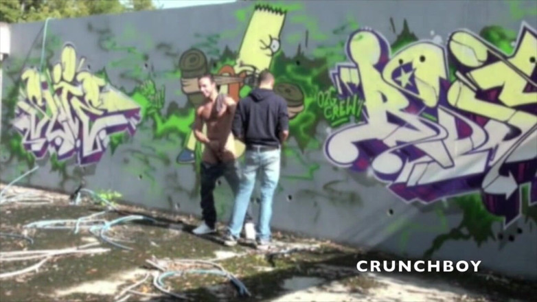 Crunch Boy: 스태니 팔콘에게 야외에서 따먹히는 아드리안
