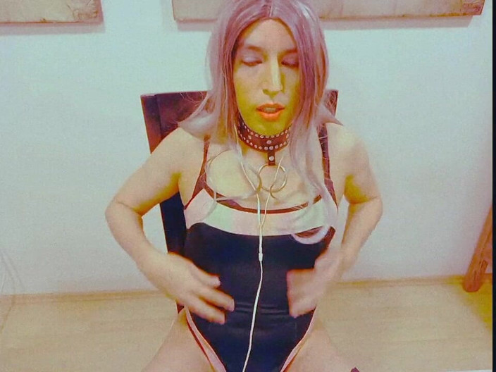 Tammy sissy slave: Sissy Crossdresser Masturbating