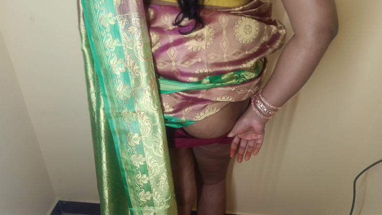 Inba: 新婚妇女展示她可爱的结构