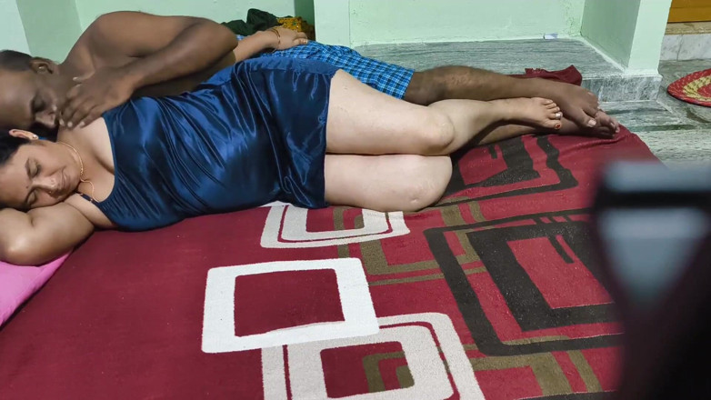 Sexy sindu: Sexy desi manželka tvrdě ošukaná jejím manželem