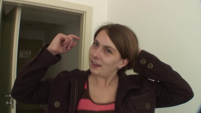 German amateur couples: Awek yang kelihatan seksi dari Jerman menggembirakan zakar dalam sudut...