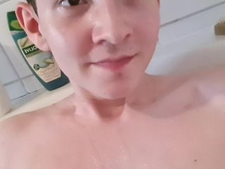 Prettyboi2000x: Koupání bez masky !! Prosím, dejte mi zpětnou vazbu, pokud se...