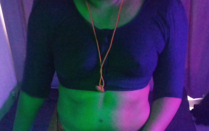 Goddess Silk Smita: POV - role play dos amigos do filho enganando Amma para...