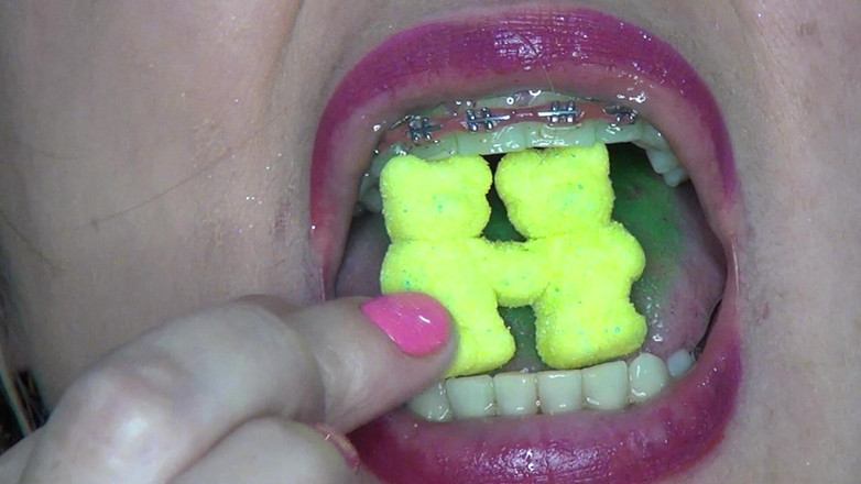 Angel eyes studio: MENELAN BERUANG BERGETAH BERPASANGAN!!