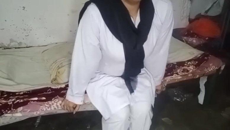 RIMSHA: Momenti inaspettati caldi di cameriera