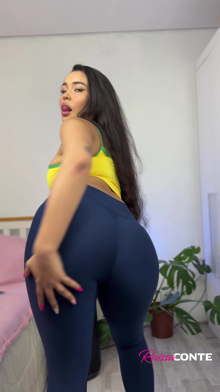 Raissa Conte: Morena Brasileña Bailando Funk Con Leggings Y Desnuda - Raissa Conte