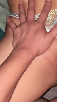 Ang Ganda ng bạn cùng phòng Ko Sa Bagong Thong Niya (cận cảnh POV)