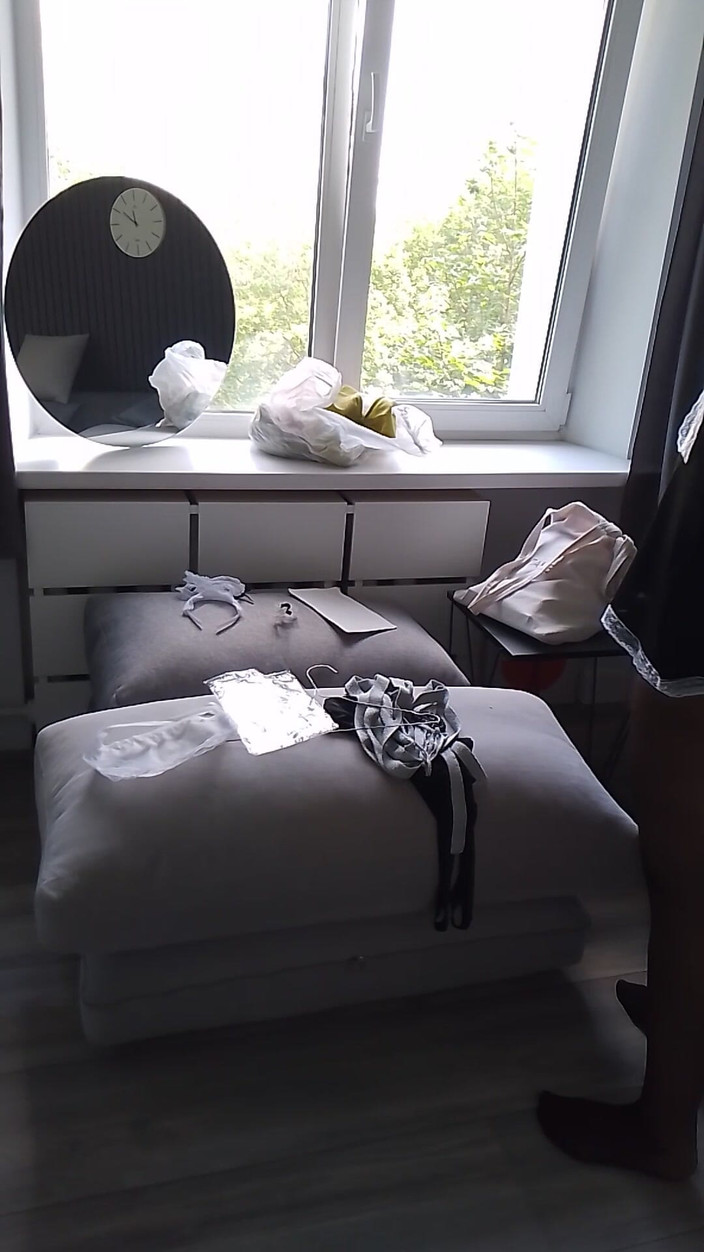 Pantyhose me porn videos: 흑인 프랑스 컷 팬티 스타킹과 메이드 유니폼을 입는 Purr