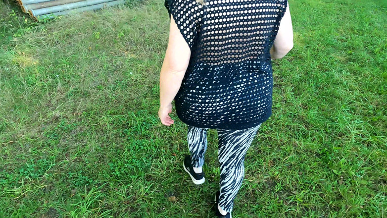 Bouncy Tits Action: Right Next to the Cornfield, Her Tits Beaten