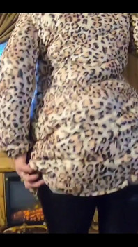 超级熟女熟女熟女在浮肿的夹克上被大量精液！-165 - 穿着紧身皮革紧身裤的热屁股宝贝被大鸡巴第一人称视角性交。HO