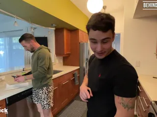 Bi Guys Fuck: Bi 3 Way Hotttt Fuck Sesh - Behind the Scenes