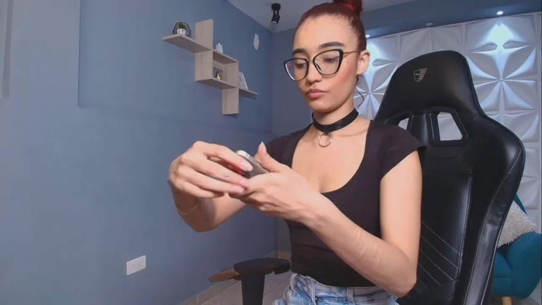 Lia Wood: Saya Melancap Di Tempat Kerja Apabila Saya Bersendirian Di Rumah