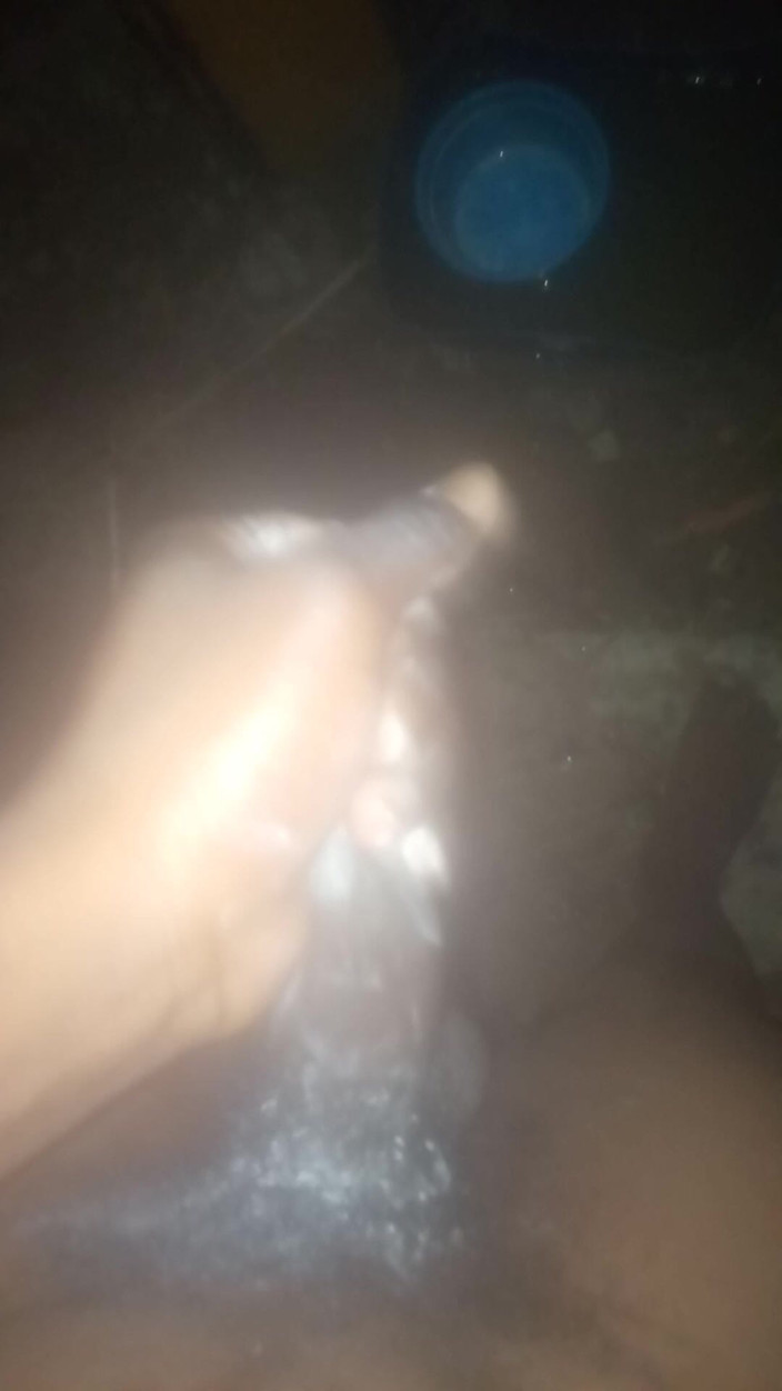 francoisakicom: Me masturbé porque no veía a ninguna mujer