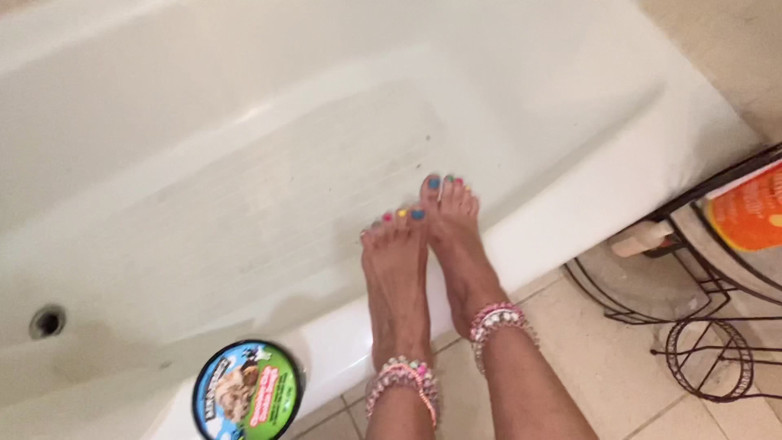 Nali Marie: Foot Girl Pouring Ice Cream on My Soles Food Play...