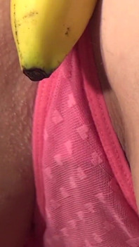 Freche Reife Dame Fickt Sich Mit Einer Banane