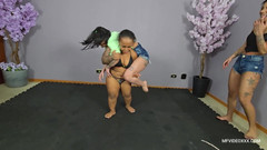 MF Desires: Main kuda poni sama kurcaci