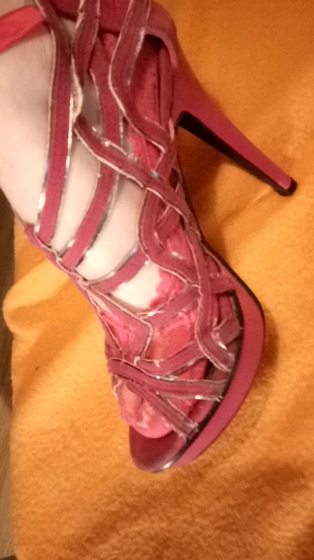 Young Sex in Pink Outfit (Bite the treat)