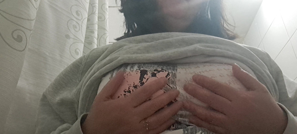 Mommy big hairy pussy: Ibu memiliki payudara yang keras