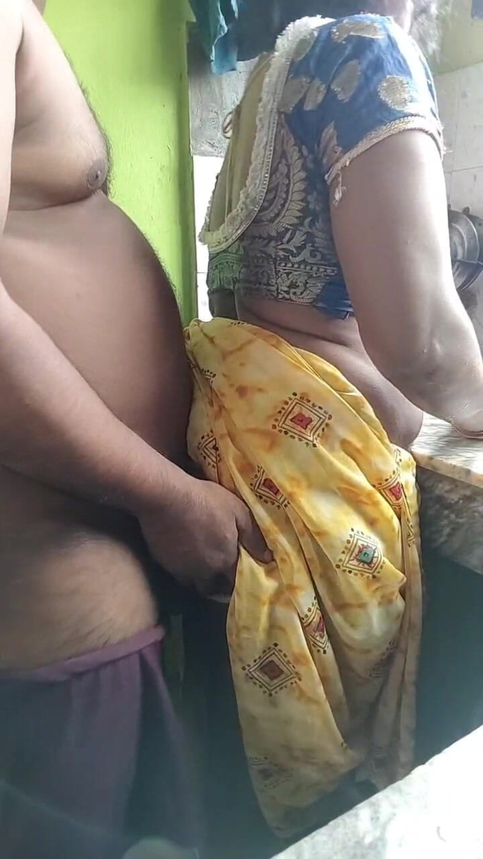 FULLMJEDETI: Götünü ovuşturan deshi yenge bartan wasing zamanı