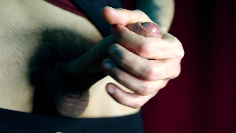 SEXY_GUYBEST: Büyük lezzetli bir yarak dudaklarına yalnız görünüyor