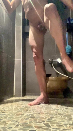 Semen is gushing out of my asshole