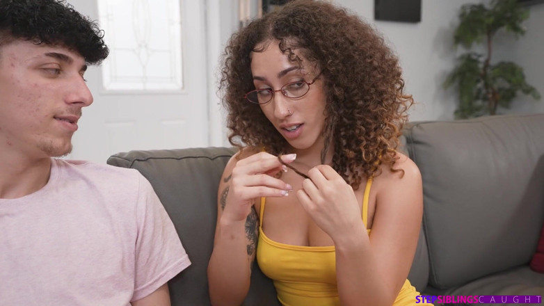 StepSiblings Caught: Knacka inte förrän du har provat det - S26: e1