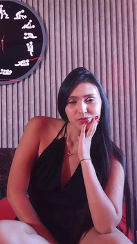 セックスルーレットゲームとロクシー フルビデオのプロフィールをフォロー