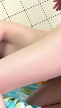 쪼이는 후장에 따먹히는 마른 트란니 십대 Luana