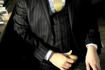 SuitedSub: Zkažování pinstripe ...